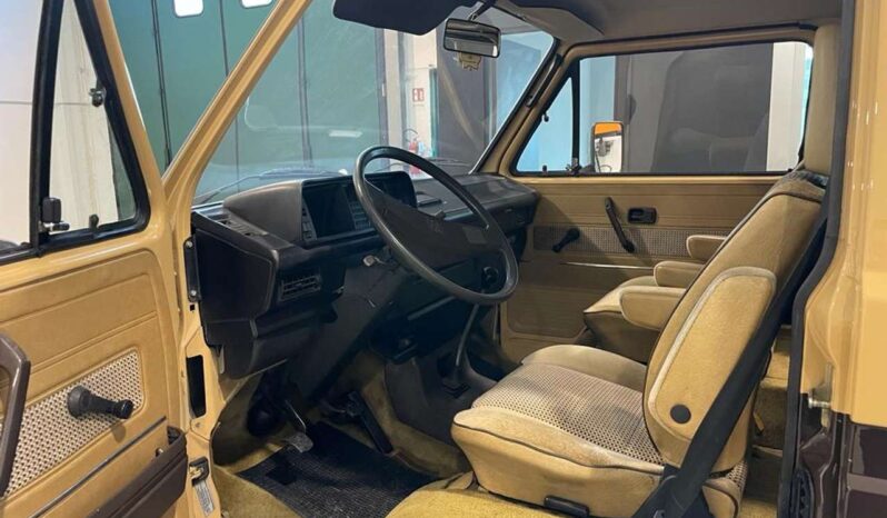 Volkswagen T3 Caravelle pieno